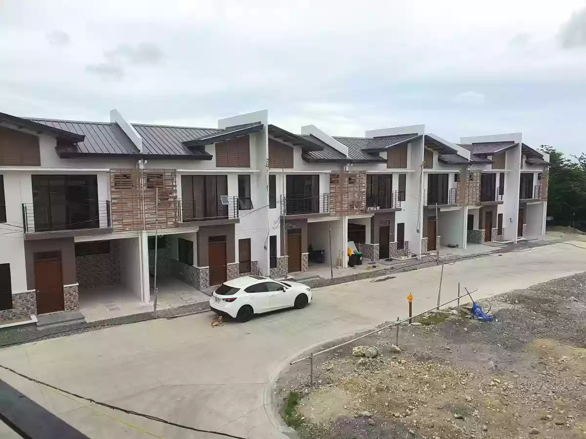 3 Berdoom Ready to Occupy House and Lot in Labangon — House and Lot in Jupiter Street, Cebu City, Cebu — Photo 4