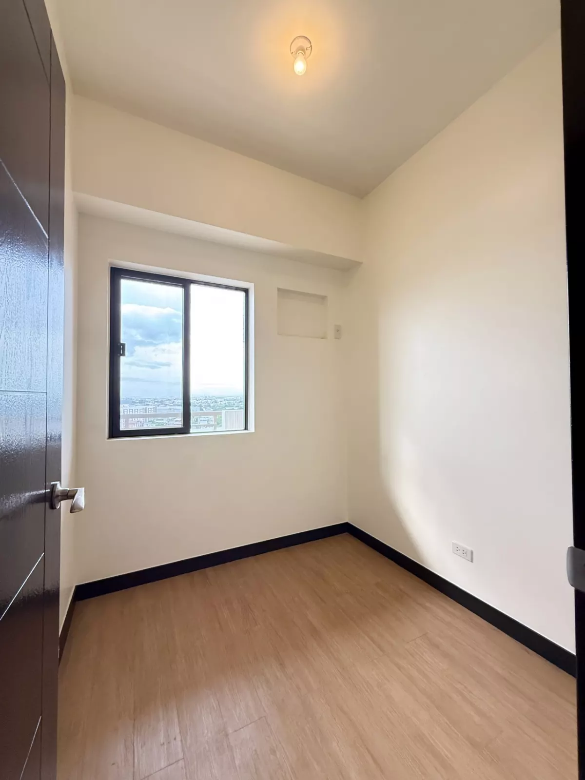 Open photo 13 of 14 — Brand New 2BR Penthouse Unit at Calathea Place by DMCI, Sucat Parañaque