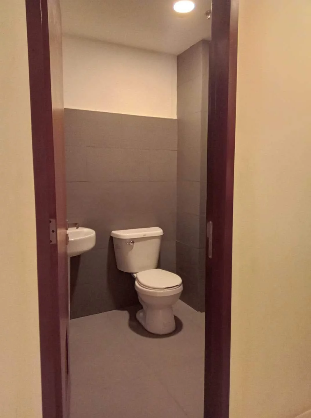 FOR ASSUME IN JTOWER — Studio in V.Albano, Mandaue City, Cebu — Photo 2