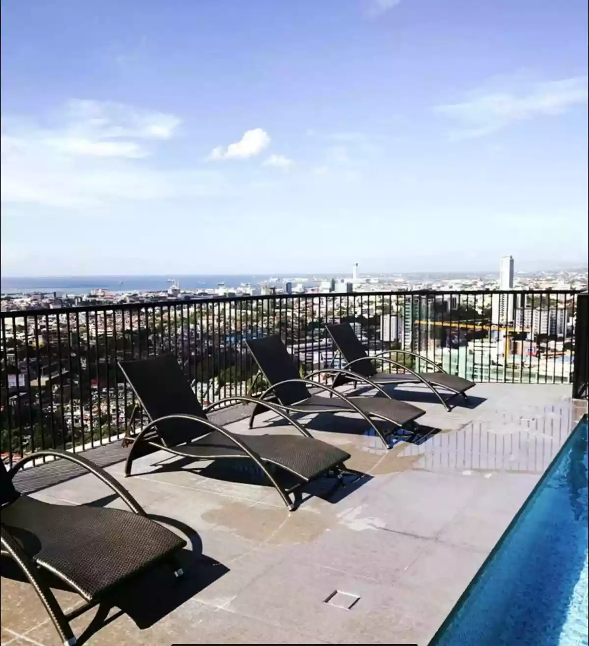Open photo 18 of 19 — FOR SALE – Calyx Residences Executive Studio Corner Unit