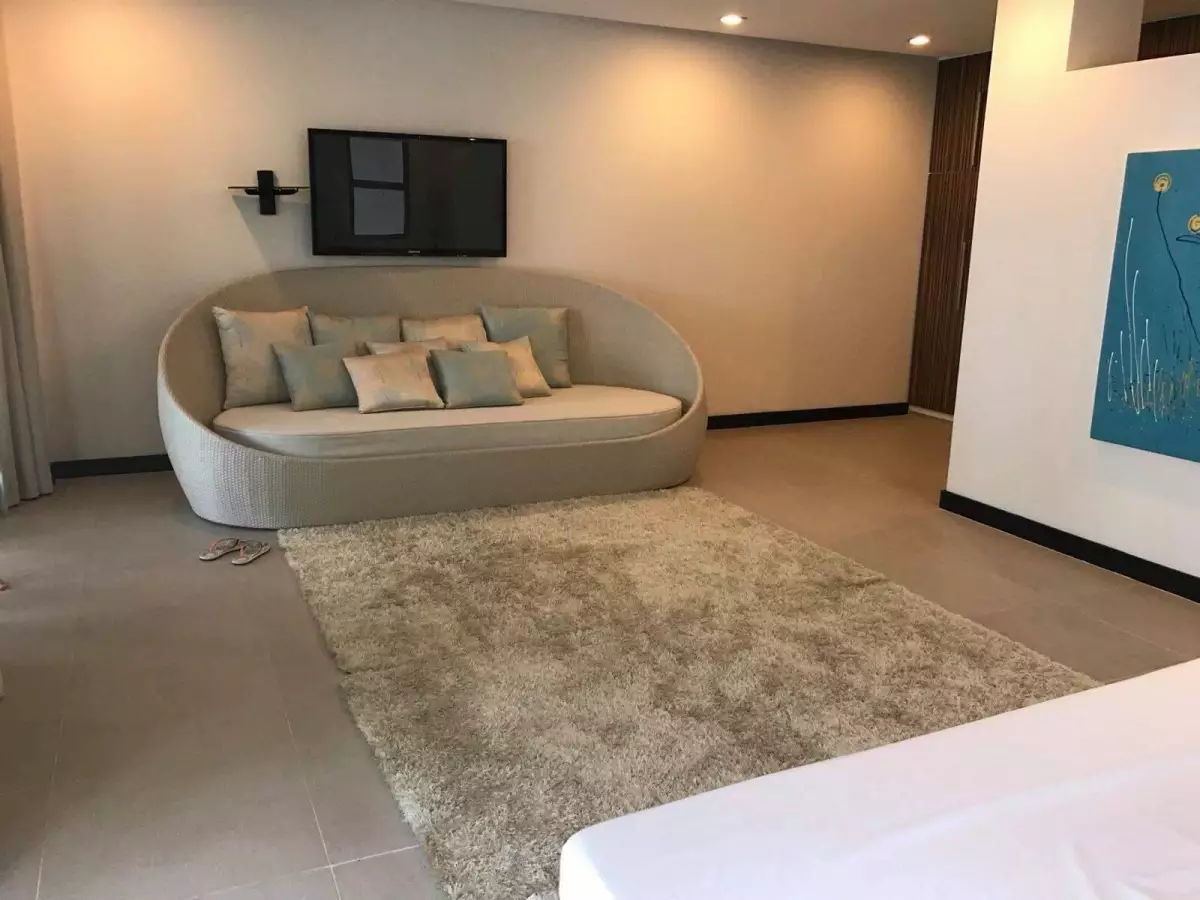 Open photo 46 of 61 — Maria Luisa House for Sale