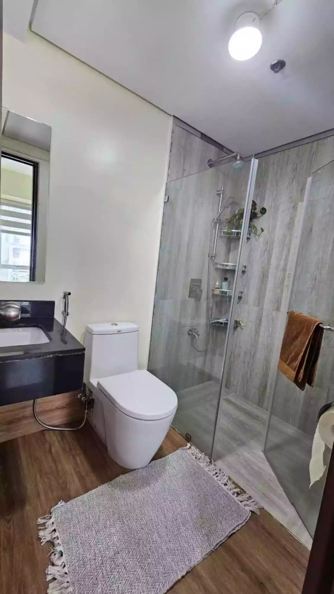 FOR RENT 2 BEDROOM CONDO UNIT WITH BALCONY AND PARKING — 2 Bedrooms in Cebu City, Philippines — Photo 6