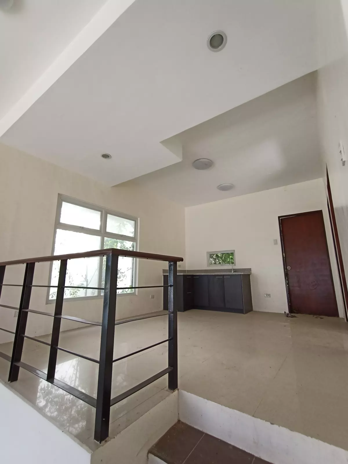 Open photo 13 of 18 — RENT TO OWN Elegant 2-Storey House and Lot in Velmiro Heights, Minglanilla, Cebu!