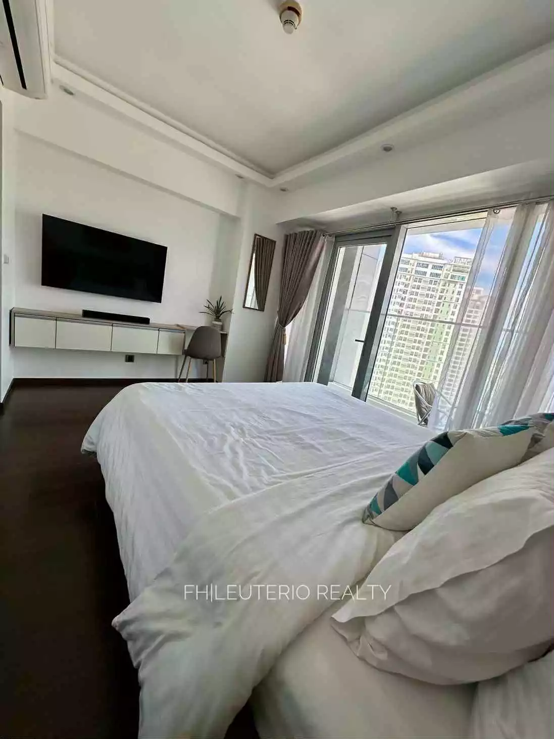 CONDOMINIUM — 1 Bedroom in Bajada, Davao City — Photo 2