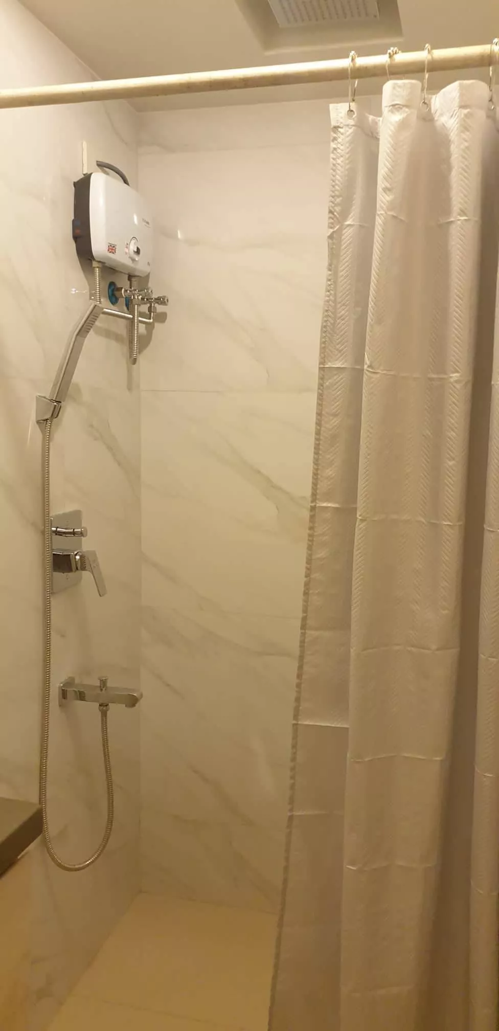 studio unit for rent in mandani bay tower 1 — Studio in F.E. Zuellig Avenue, Mandaue City, Philippines — Photo 7