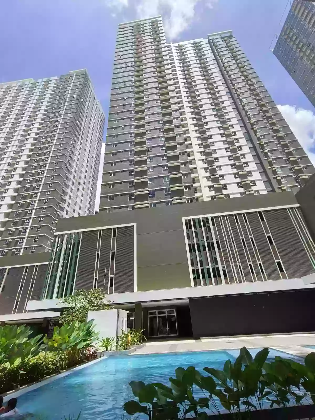 FOR SALE STUDIO TYPE CONDOMINIUM — Studio in Lahug, Cebu City, Cebu — Photo 2