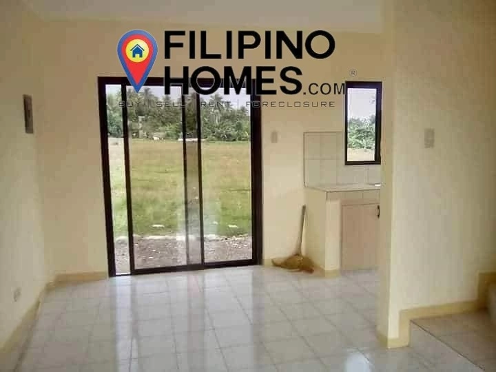 RUSH DUPLEX TYPE FOR SALE WITH SOLAR — House and Lot in Iriga City, Camarines Sur, Philippines — Photo 3