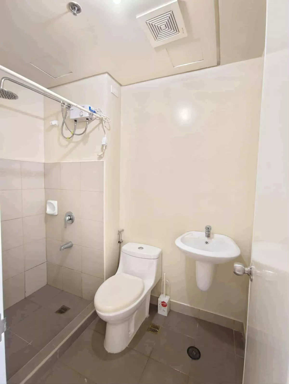 FULLY FURNISHED STUDIO UNIT — 1 Bedroom in Poblacion District, Davao City, Davao del Sur — Photo 4