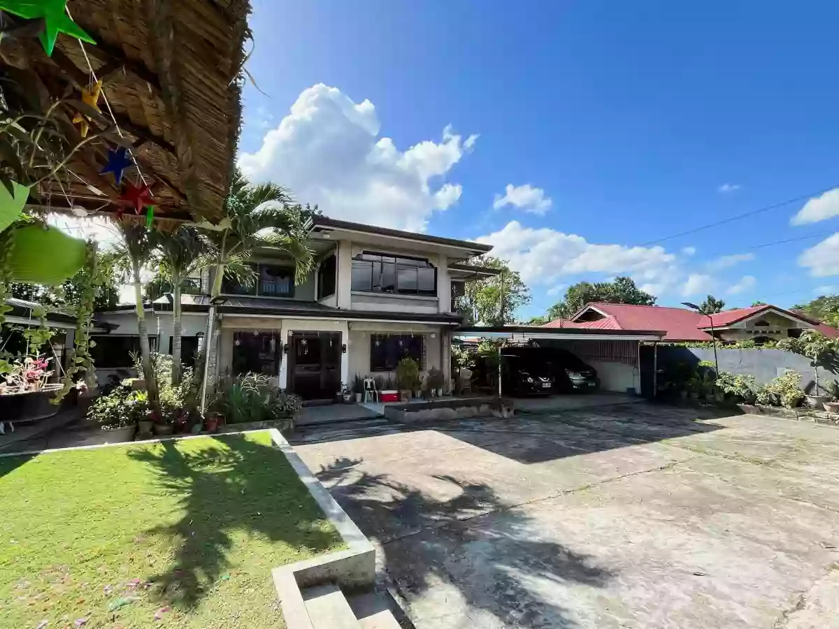 HOUSE & LOT FOR SALE (Titled) - Commercial/Residential