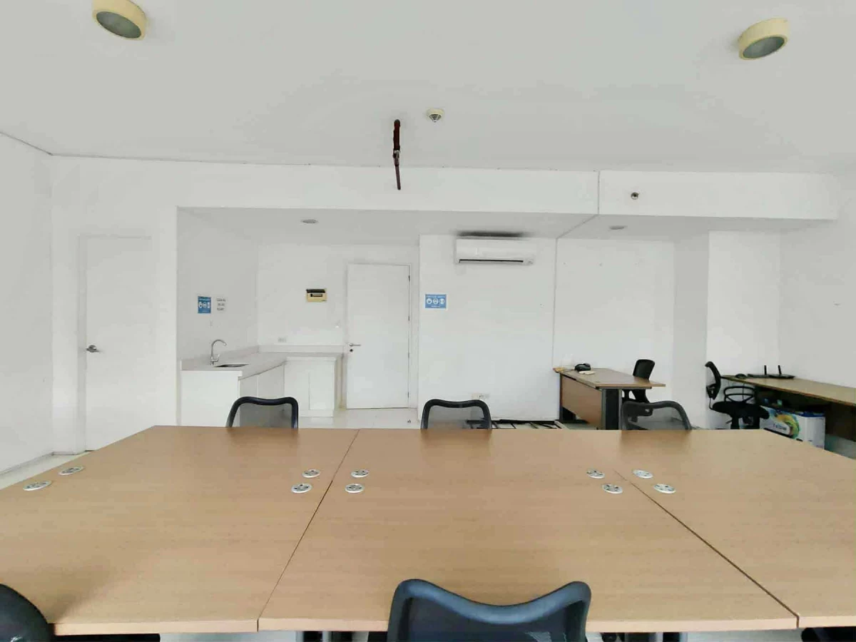 52.40 Sqm. Office FOR RENT Near Cebu IT Park — Office in Cebu City, Cebu, Philippines — Photo 6