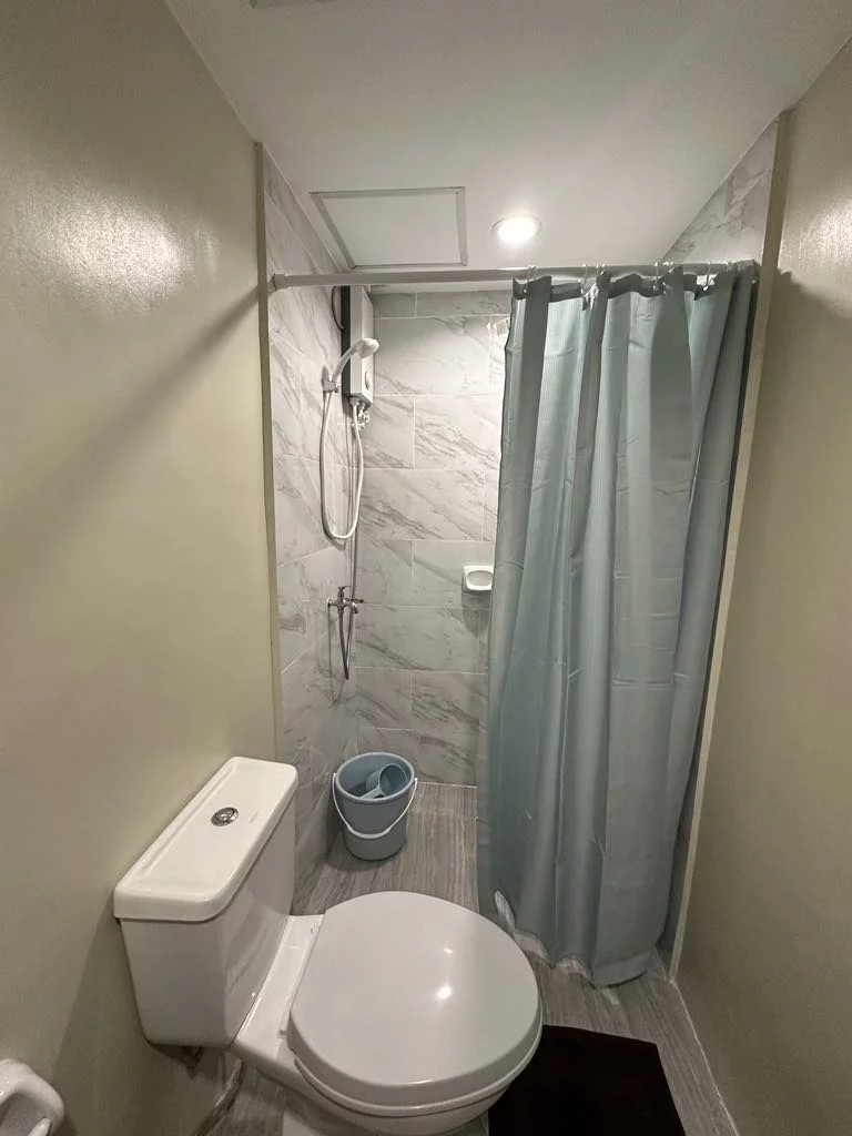 FULLY FURNISHED STUDIO UNIT FOR RENT NEAR AYALA — Studio in Mandaue City, Philippines — Photo 4