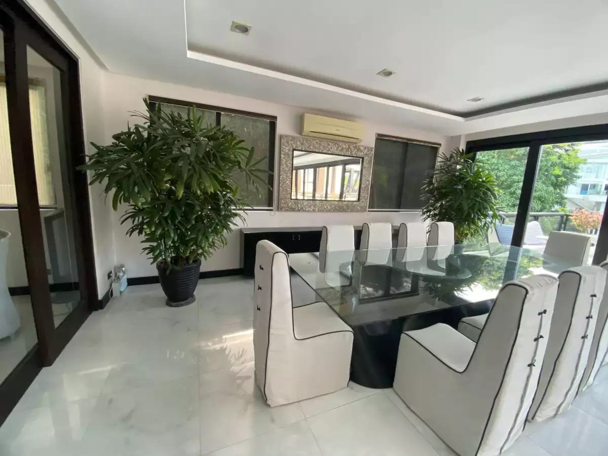 Open photo 35 of 61 — Maria Luisa House for Sale