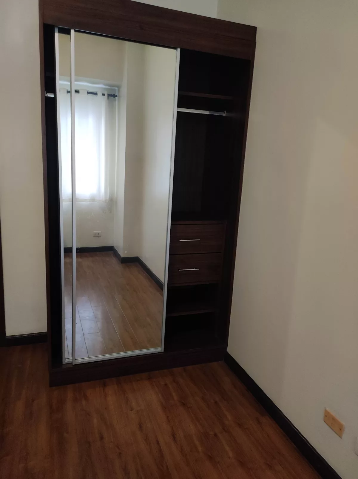 FOR SALE / RENT : SONATA PRIVATE RESIDENCES ORTIGAS — 1 Bedroom in Ortigas Center, Pasig, Metro Manila — Photo 4