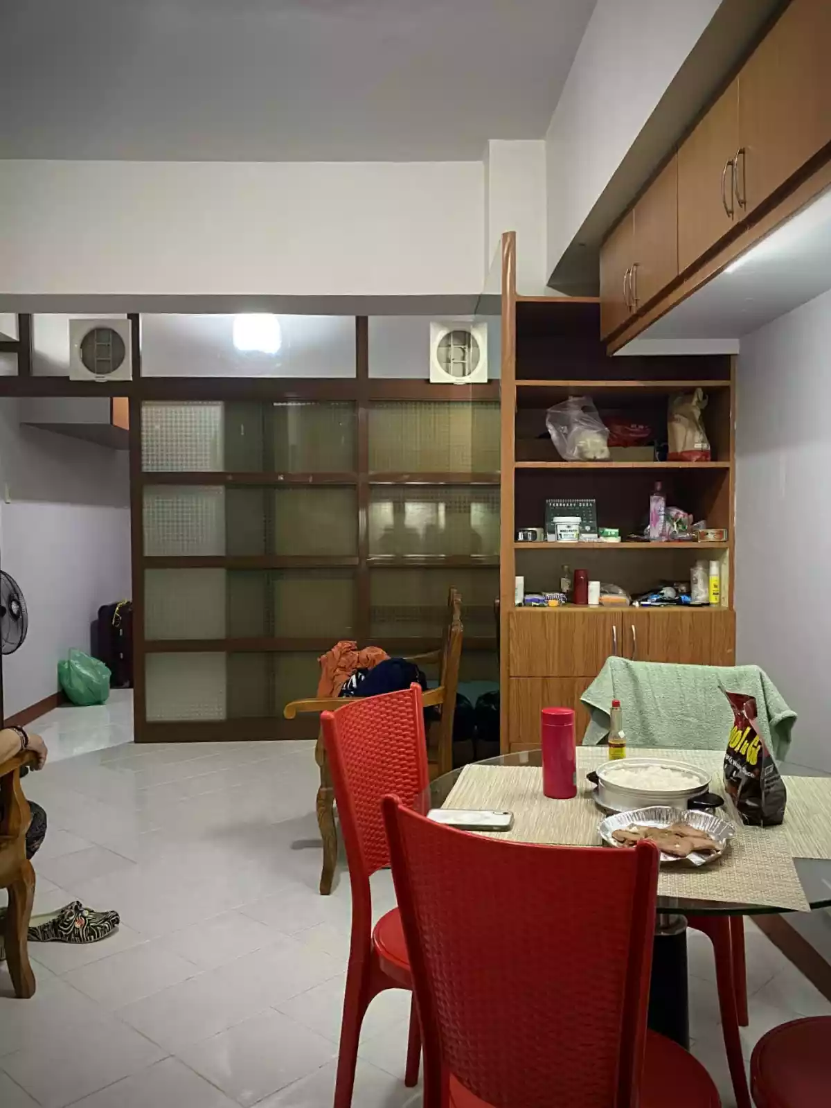 RUSH SALE Prime 1-Br Unit in Ermita Manila with Balcony and Parking — 1 Bedroom in Bocobo St, Ermita, Manila — Photo 4