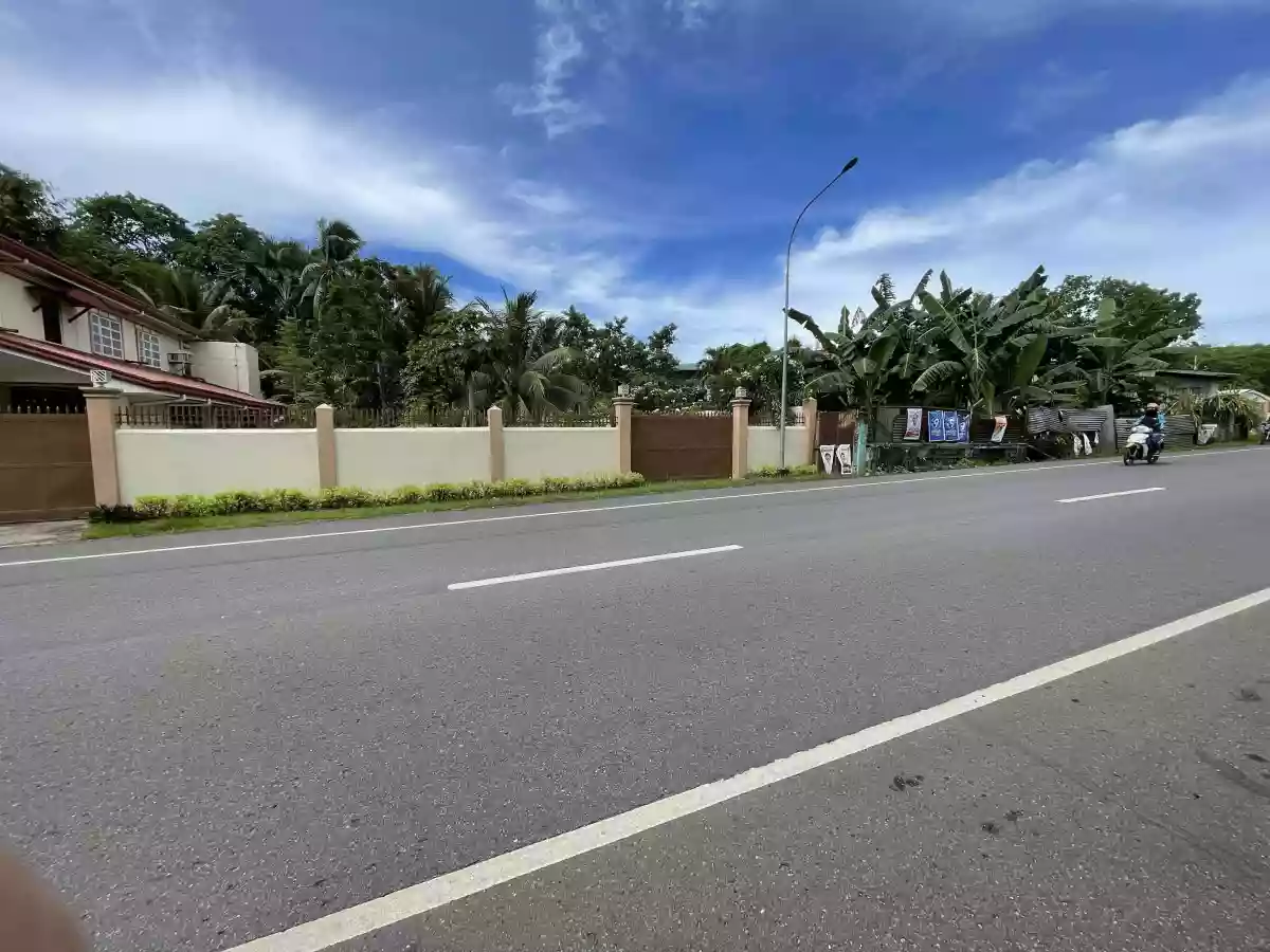 HOUSE & LOT FOR SALE — ALONG NATIONAL ROAD — House and Lot in Cortes, Bohol, Philippines — Photo 2