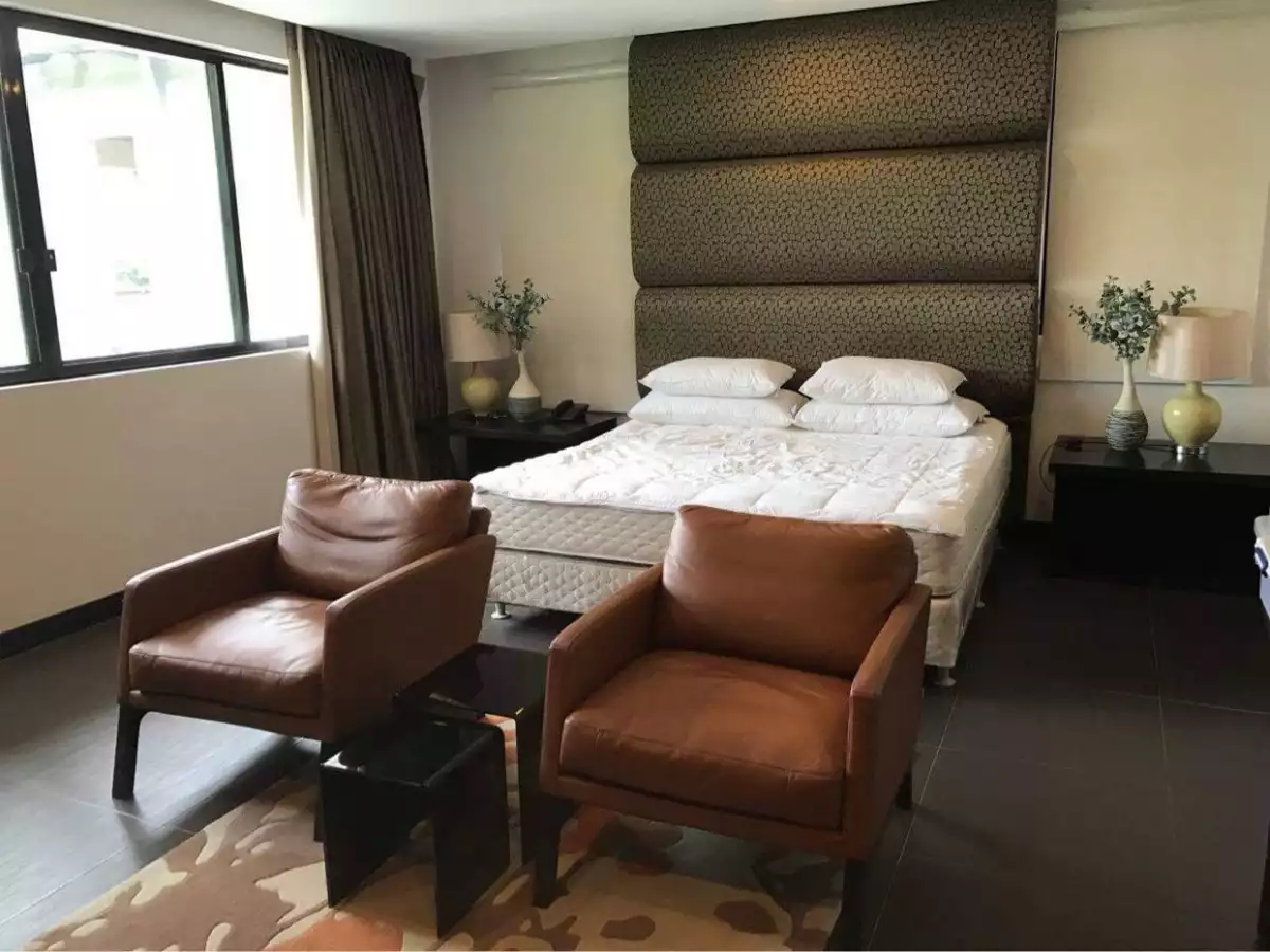 Open photo 14 of 61 — Maria Luisa House for Sale