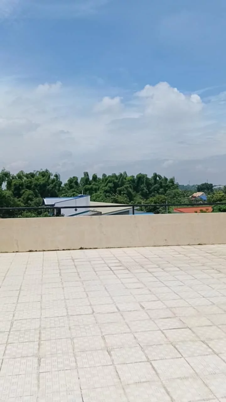 Open photo 11 of 33 — 3 STOREY BUILDING WITH ROOF TOP AND  5 APARTMENT UNITS FOR SALE