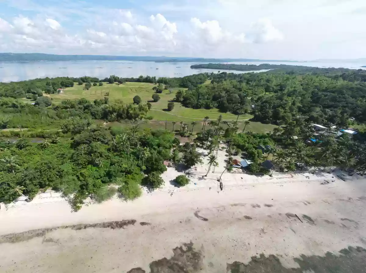 090-2023012181 — Beach Lot in Nueva Valencia, Guimaras, Philippines — Photo 3