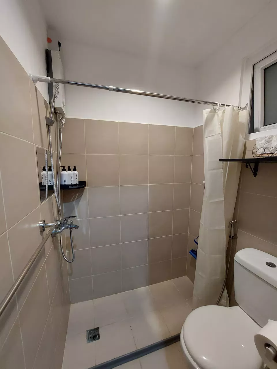 Affordable & Cozy Studio Unit for Rent in Maribago, Mactan — Studio — Photo 6