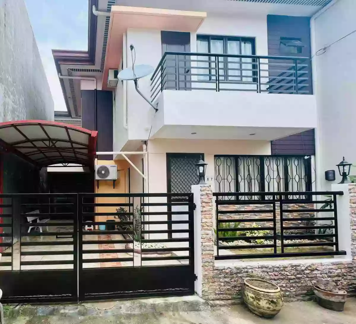 HOUSE AND LOT IN LAPU - LAPU