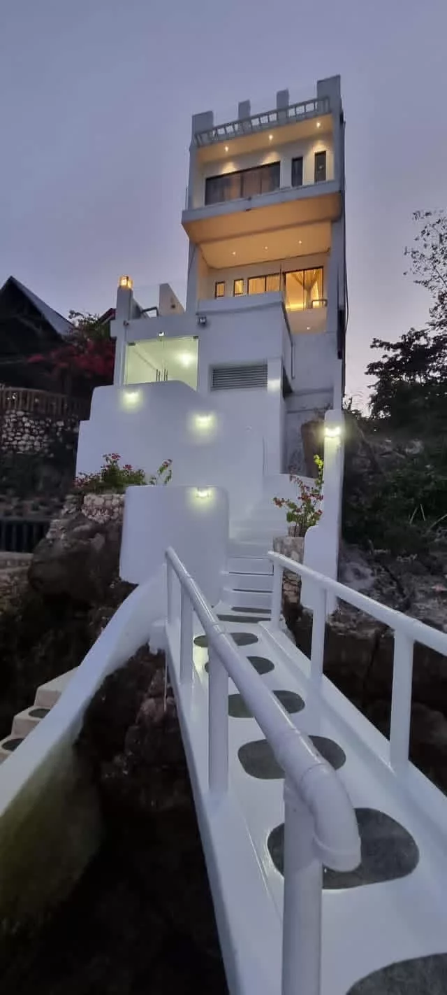 Beach House For Sale in Carmen Cebu — Beach House / Resort in Carmen, Cebu, Philippines — Photo 2