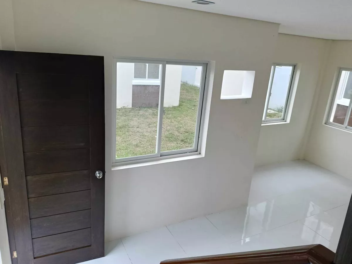 Assume 500k House and Lot! — House and Lot in Bago City, Negros Occidental, Philippines — Photo 3
