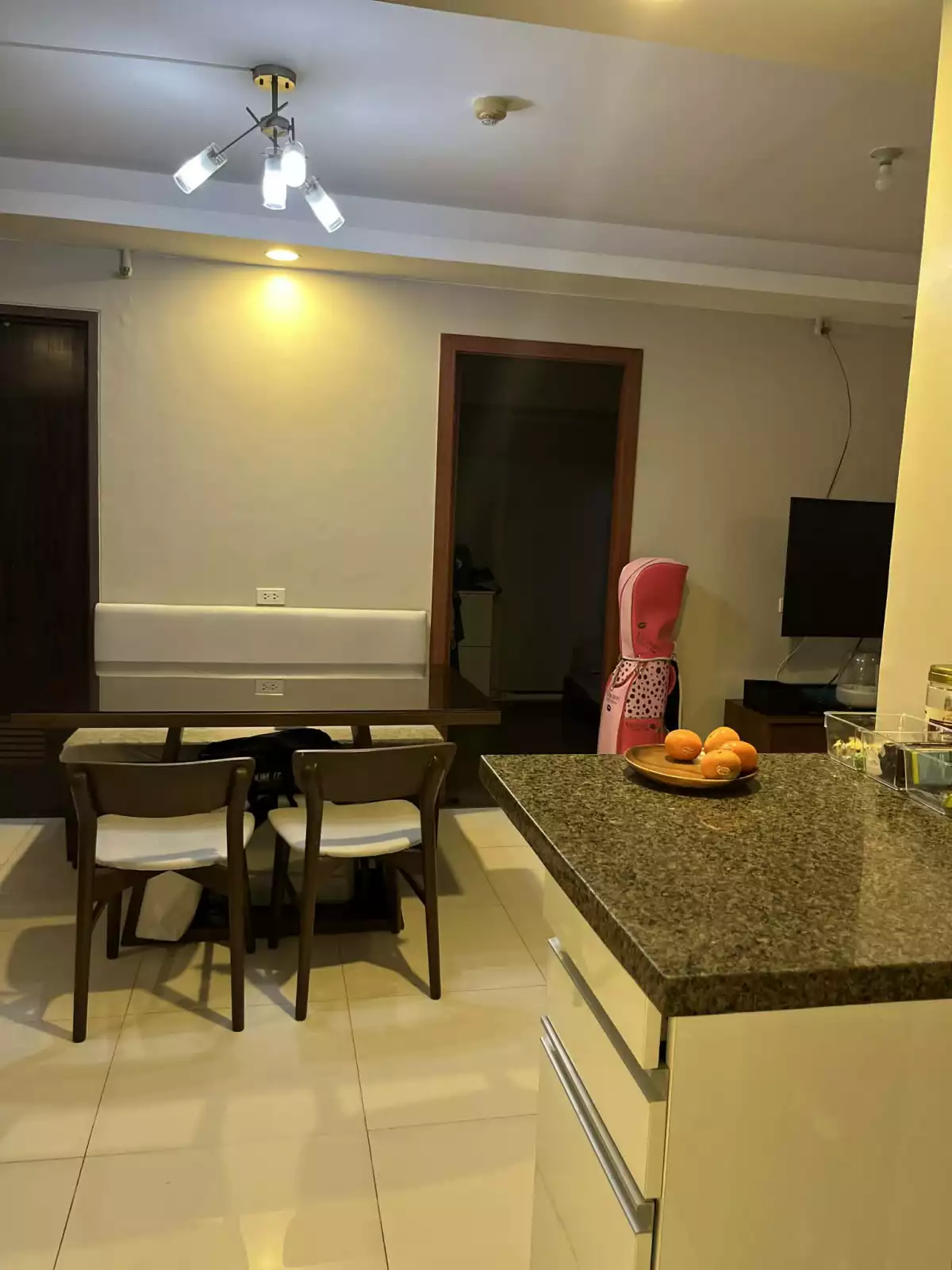 For Sale: Two-bedroom Unit at Woodcrest Residences — 2 Bedrooms in Guadalupe, Cebu City, Guadalupe — Photo 3