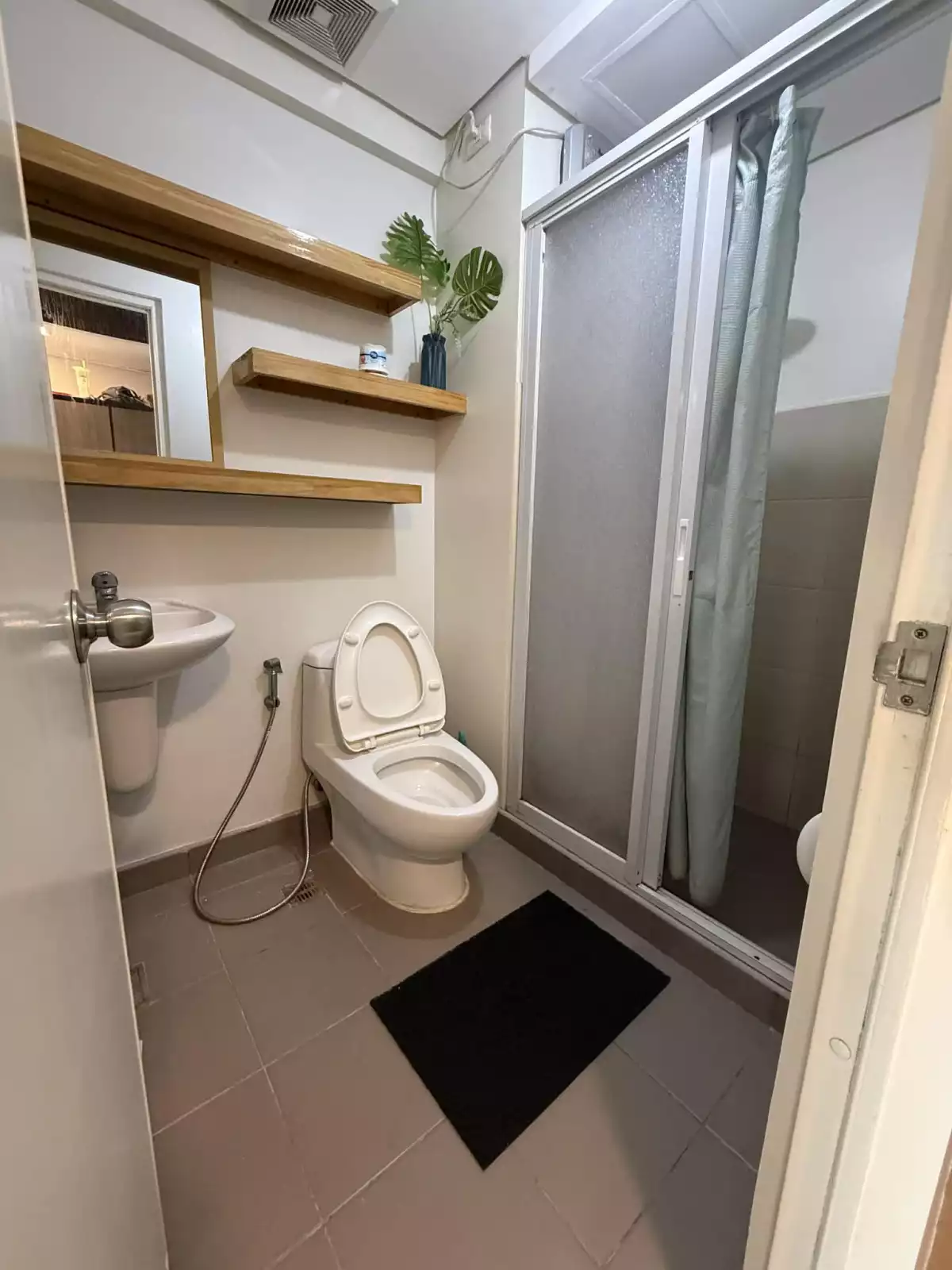 Cozy Studio at Avida Towers — Studio in Iloilo City, Western Visayas, Philippines — Photo 4