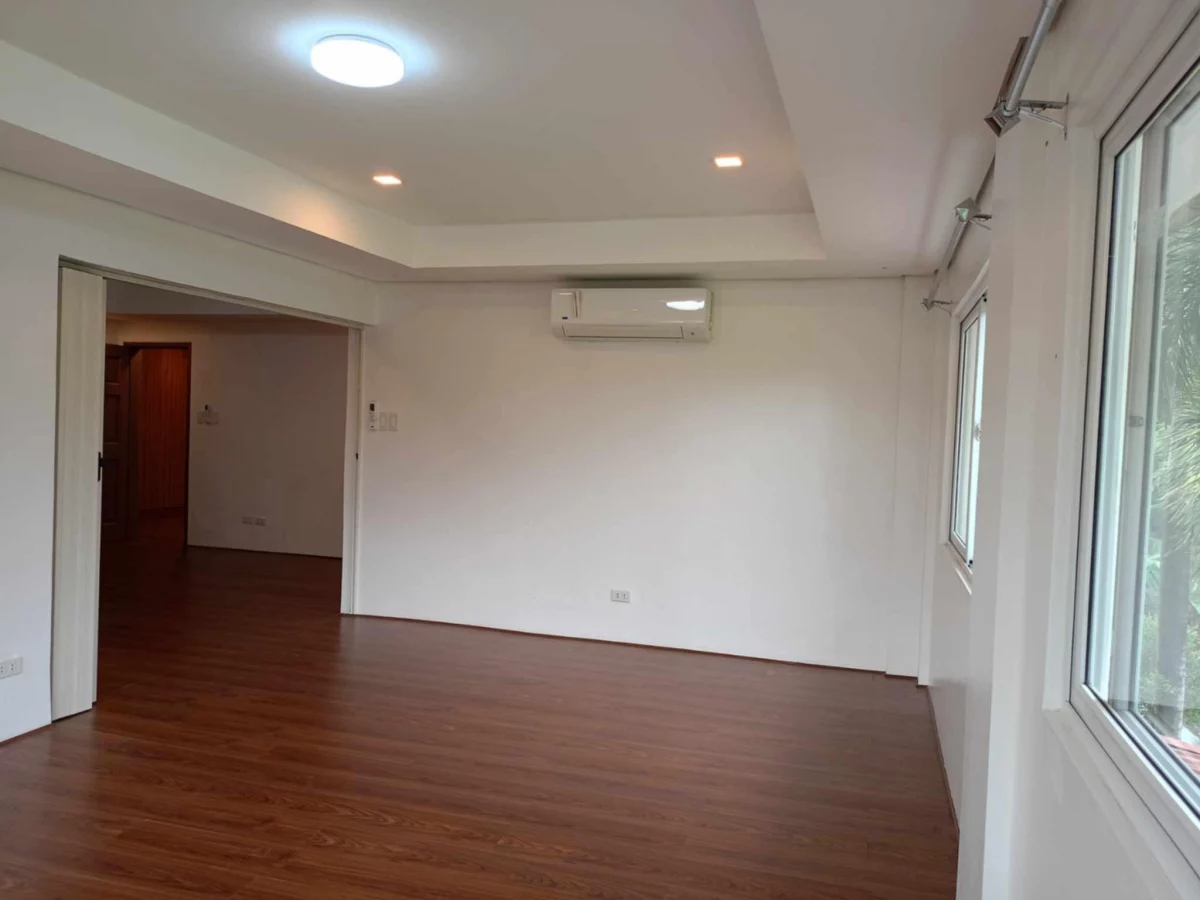 Open photo 11 of 21 — HOUSE FOR SALE – Loyola Grand Villas, Marikina City