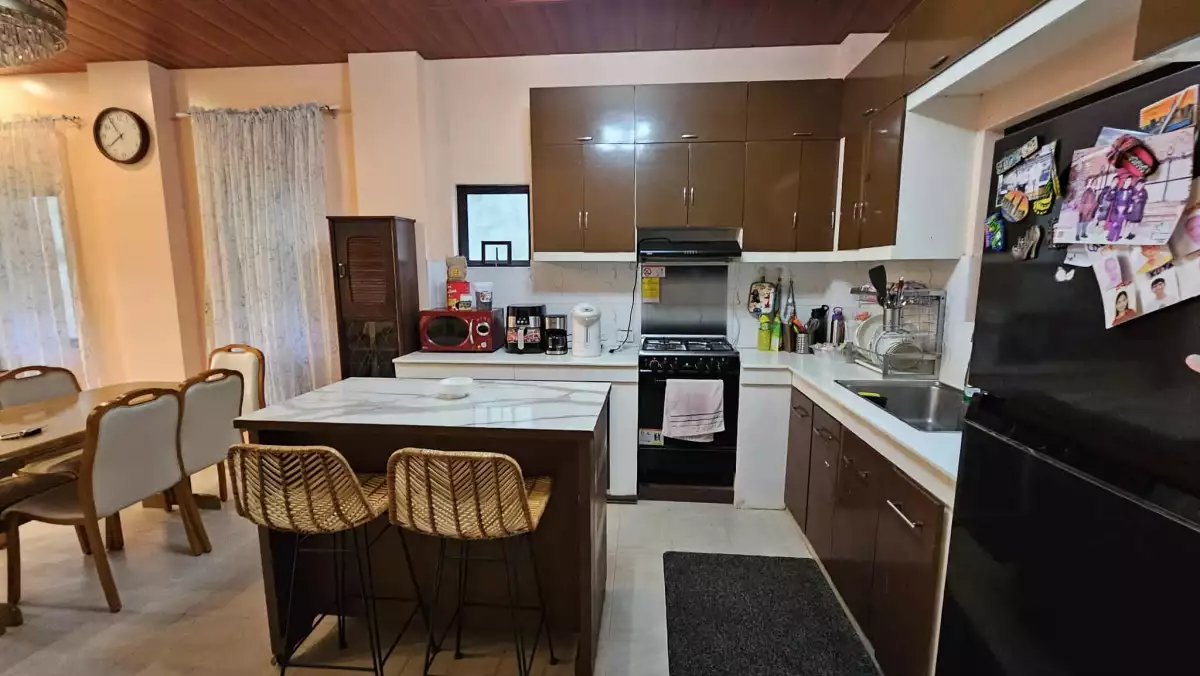 HOUSE AND LOT  FOR SALE IN KINGSWOOD VILLA MINGLANILLA