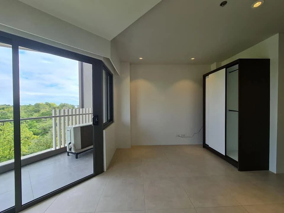 Open photo 12 of 12 — TAMBULI STUDIO UNIT For ONLY Php4.8M Sacrifice Sale!!! 