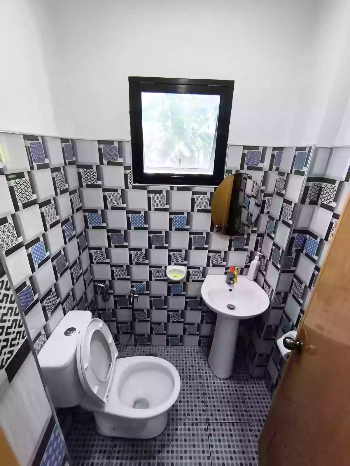 Modern 3 Storey Single Detached House and Lot Fir Sale in Corona Del Mar — House and Lot in Talisay, Cebu, Philippines — Photo 6