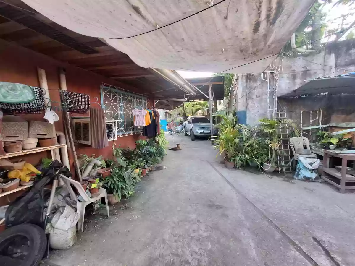 Main House: BUNGALOW WITH 4 BEDROOMS AND 3 DOOR APARTMENT — House and Lot in Carmen, Cebu, Philippines — Photo 5