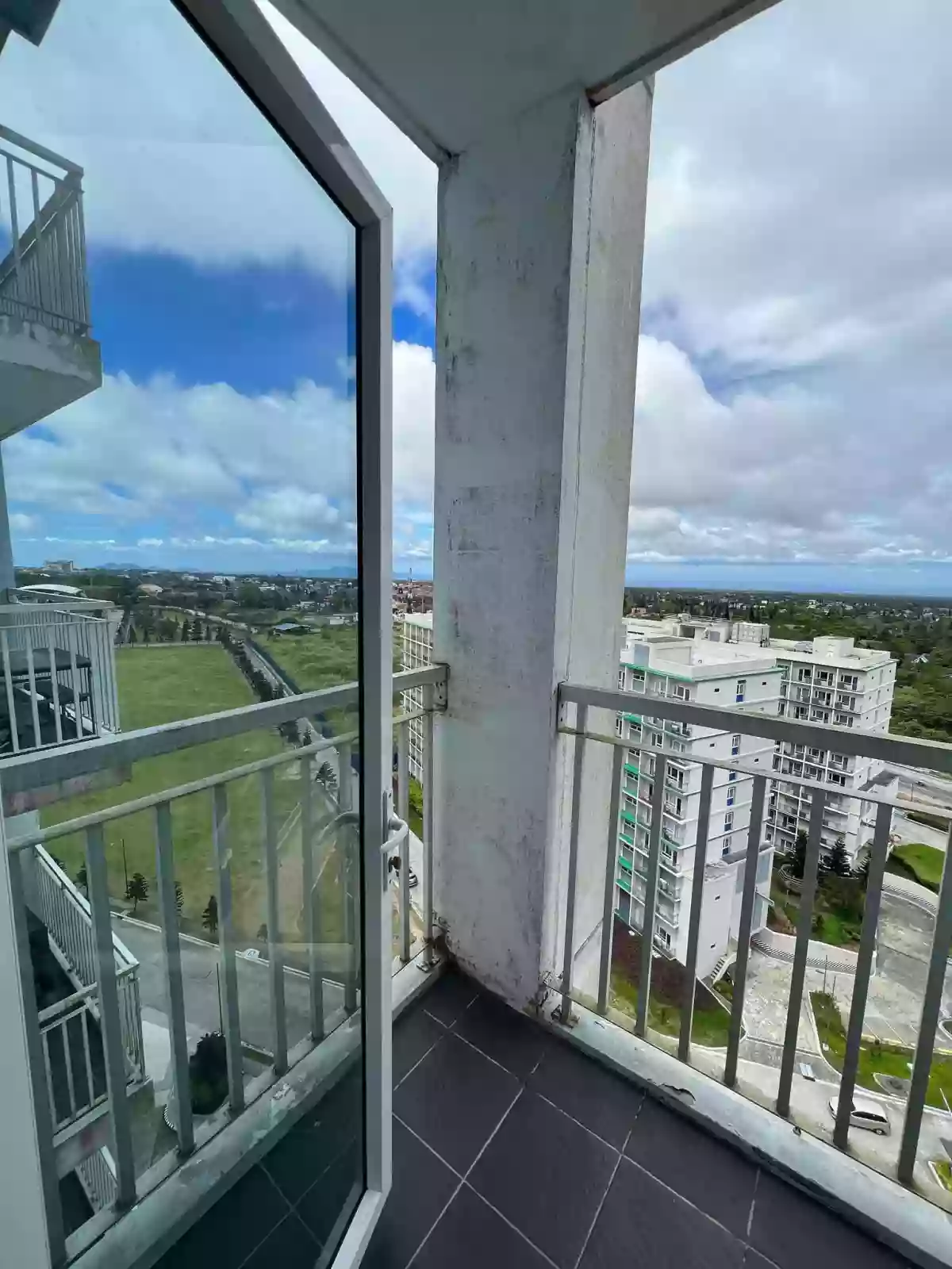 CONDO UNIT RUSH SALE!! SMDC-Wind Residences Tower 5 — Studio in Tagaytay City — Photo 3
