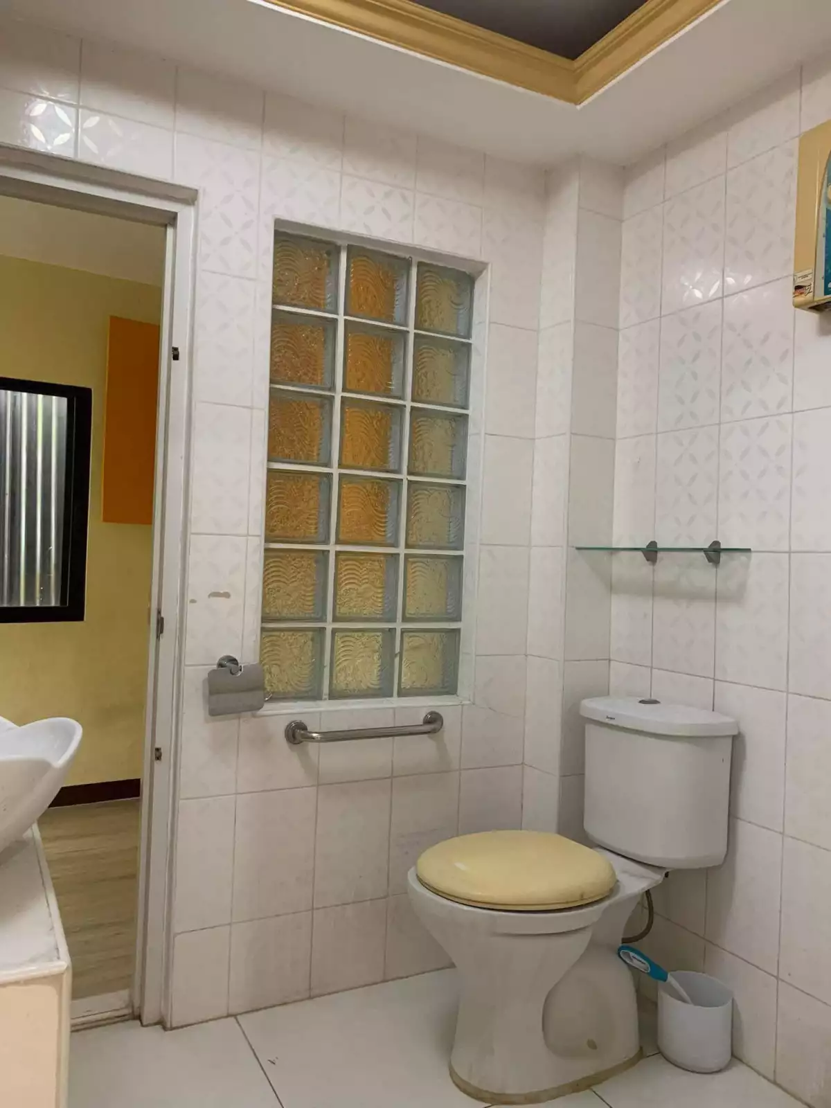 Open photo 15 of 28 — FOR SALE – Income-Generating Apartment + 3-Storey House