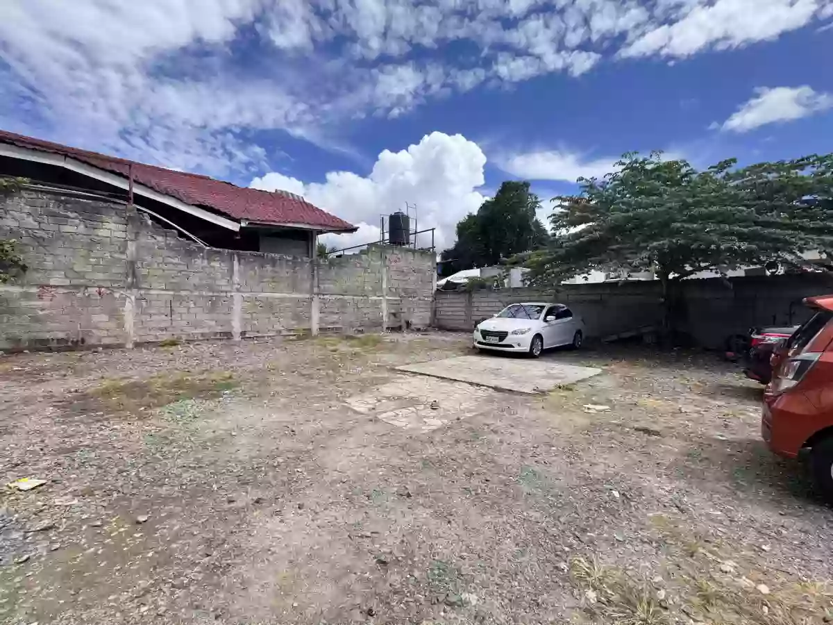 RESIDENTIAL LOT INSIDE A GATED COMPOUND — Residential Lot in Mandaue City, Cebu, Philippines — Photo 2