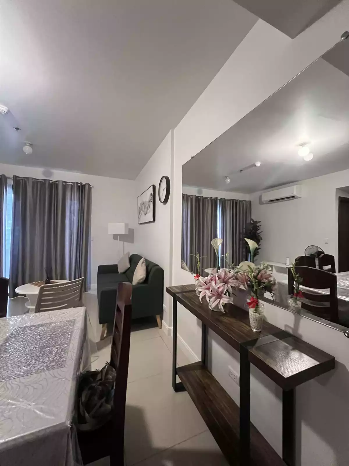 Open photo 12 of 13 — One Bedroom Condominium For Rent At The Alcoves Ayala Cebu
