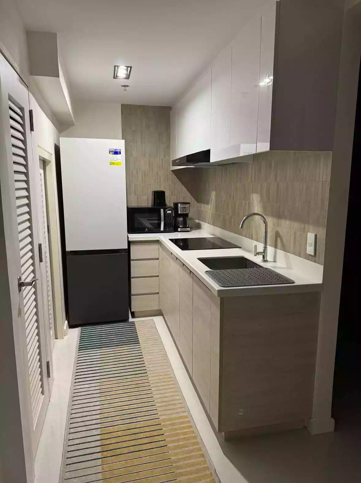 Mandani Bay Suites 2 Bedroom with Parking — 2 Bedrooms in F.E. Zuellig Avenue, Mandaue City, Philippines — Photo 3