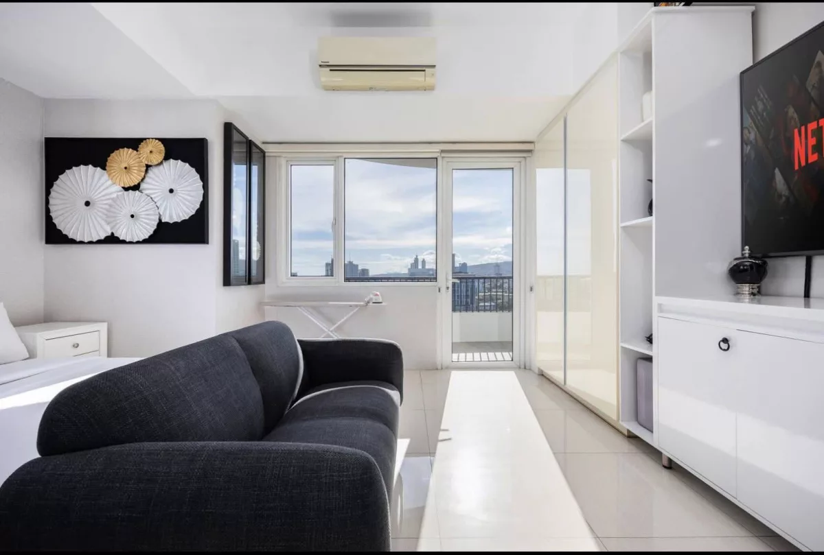 FOR SALE – Calyx Residences Executive Studio Corner Unit — Studio in Leyte Loop, Cebu City, Cebu — Photo 2
