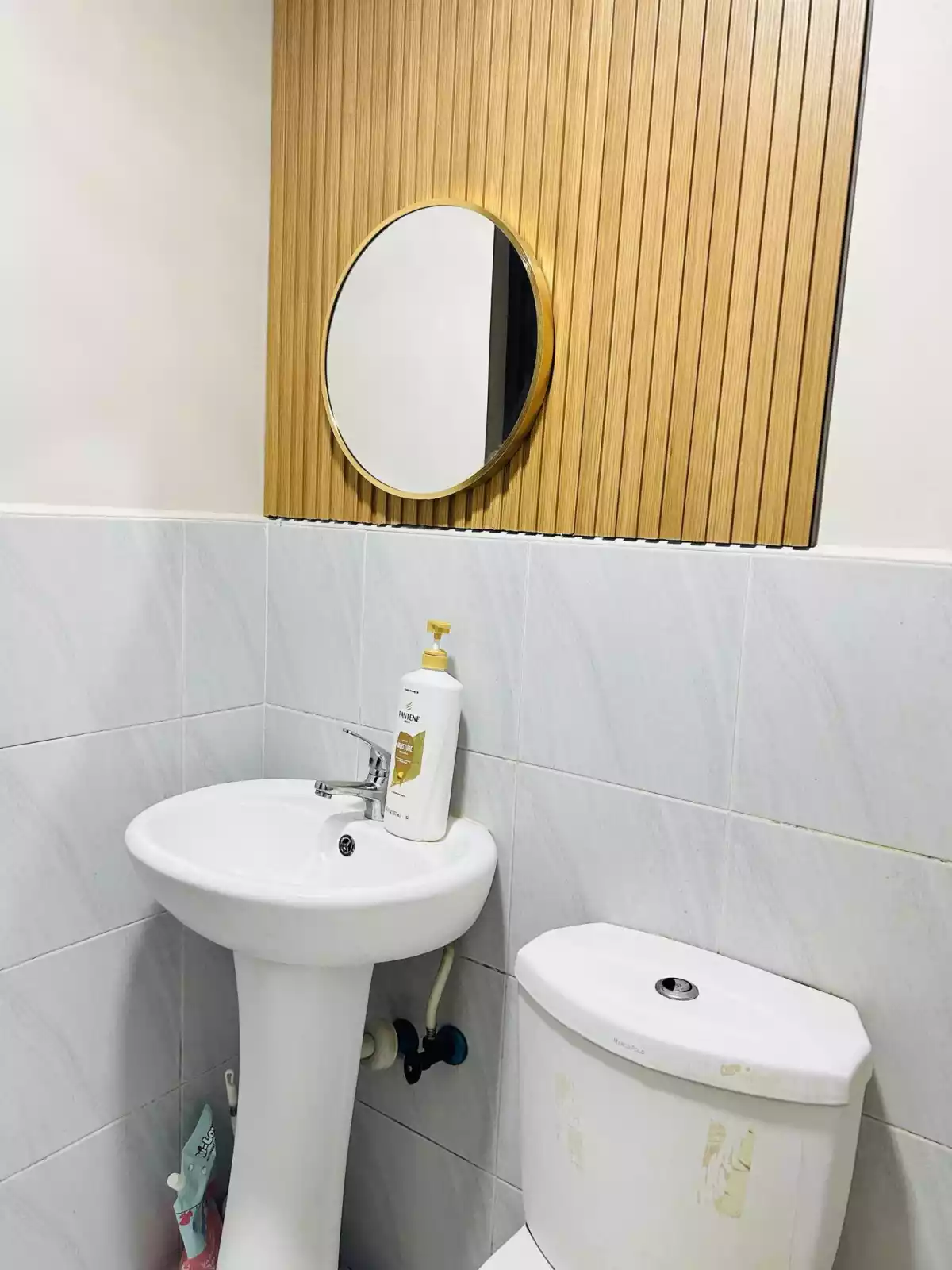 Condominium — Studio in Marigondon Beach Road, Lapu-Lapu City, Central Visayas — Photo 4