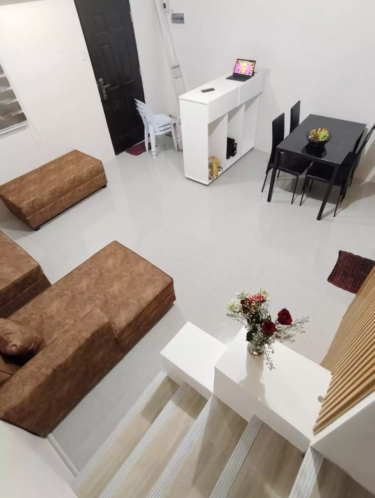 2 Storey Townhouse For Rent — Townhouse in Binabag, Cebu, Philippines — Photo 2