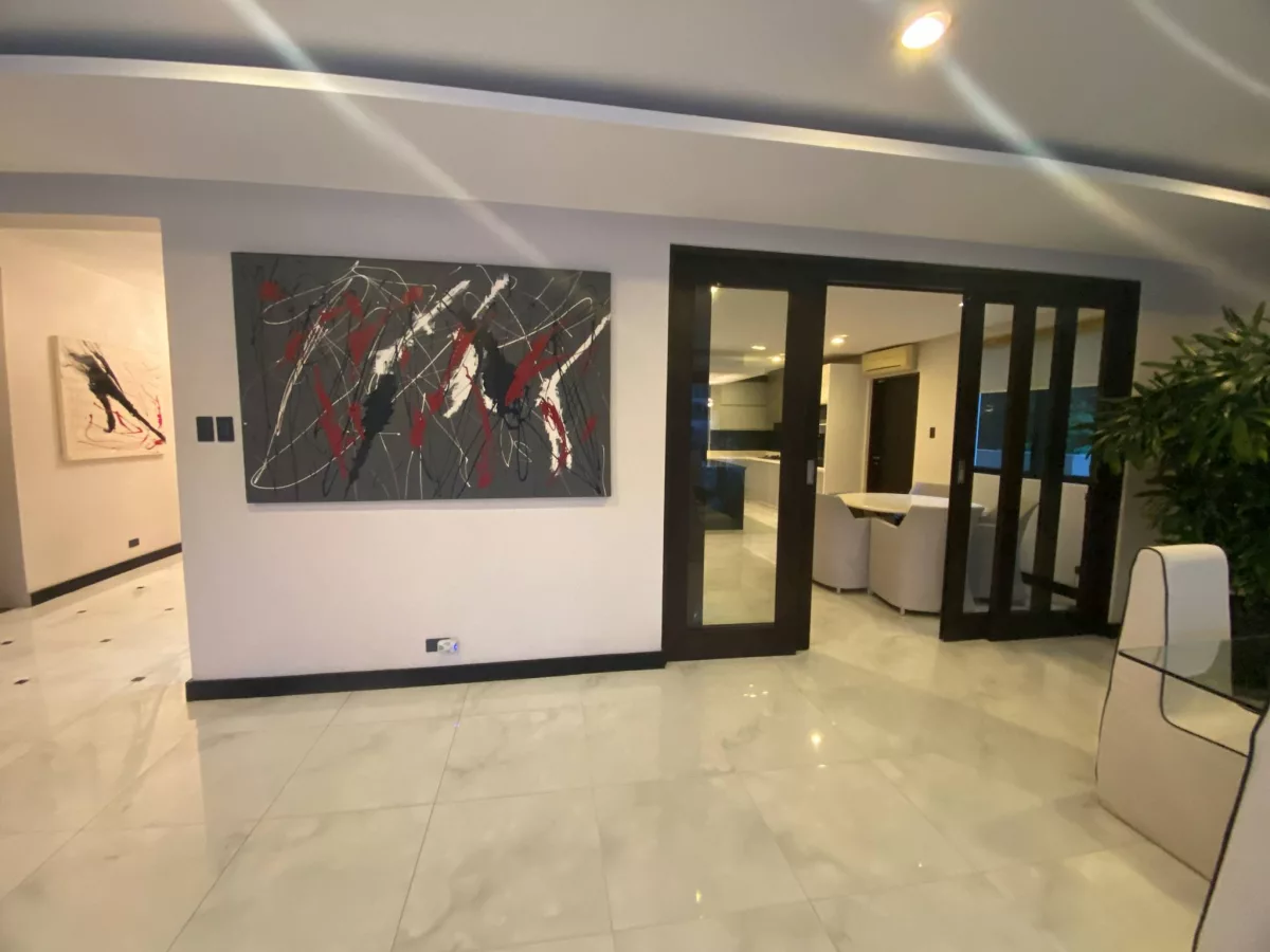 Open photo 36 of 61 — Maria Luisa House for Sale