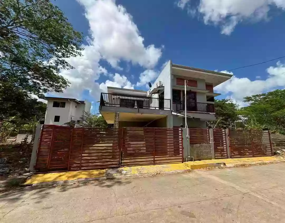 Pulang bato house for sale