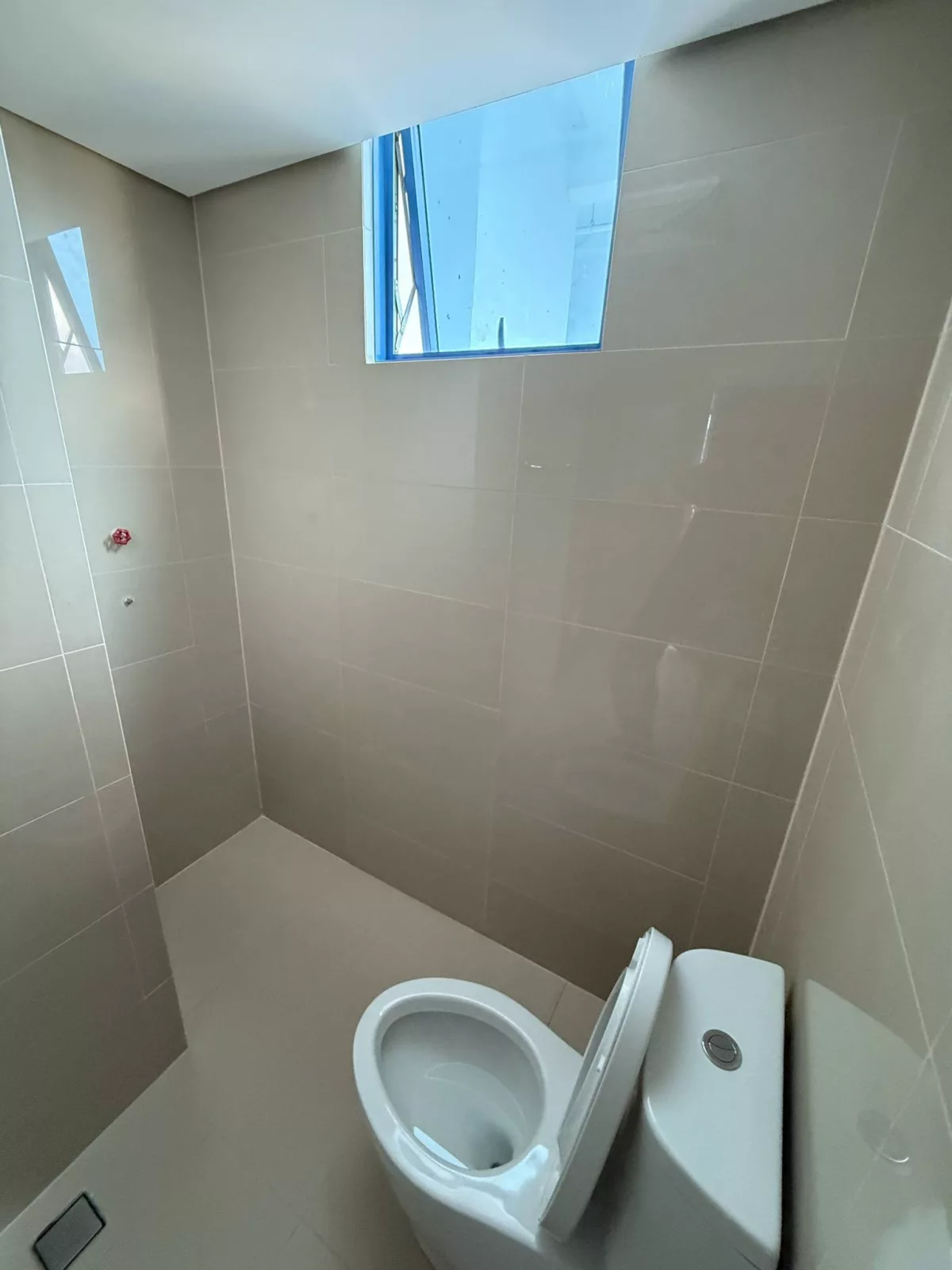 Open photo 17 of 17 — 1 bedrom condo for Sale in 38 Park