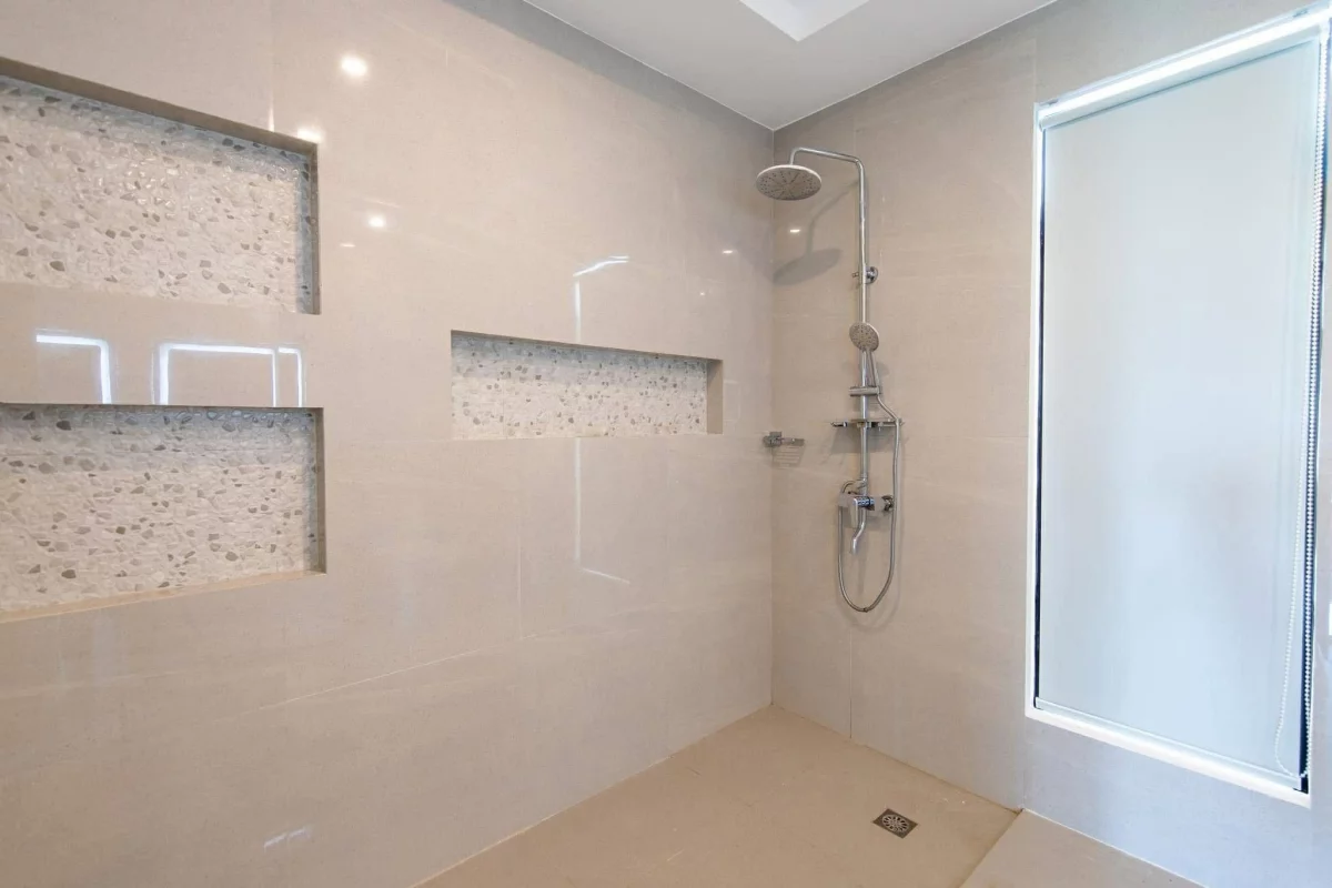 For Sale: 7BR House and Lot in, Talisay — 357 sqm — House and Lot in Talisay, Negros Occidental, 6115 — Photo 5