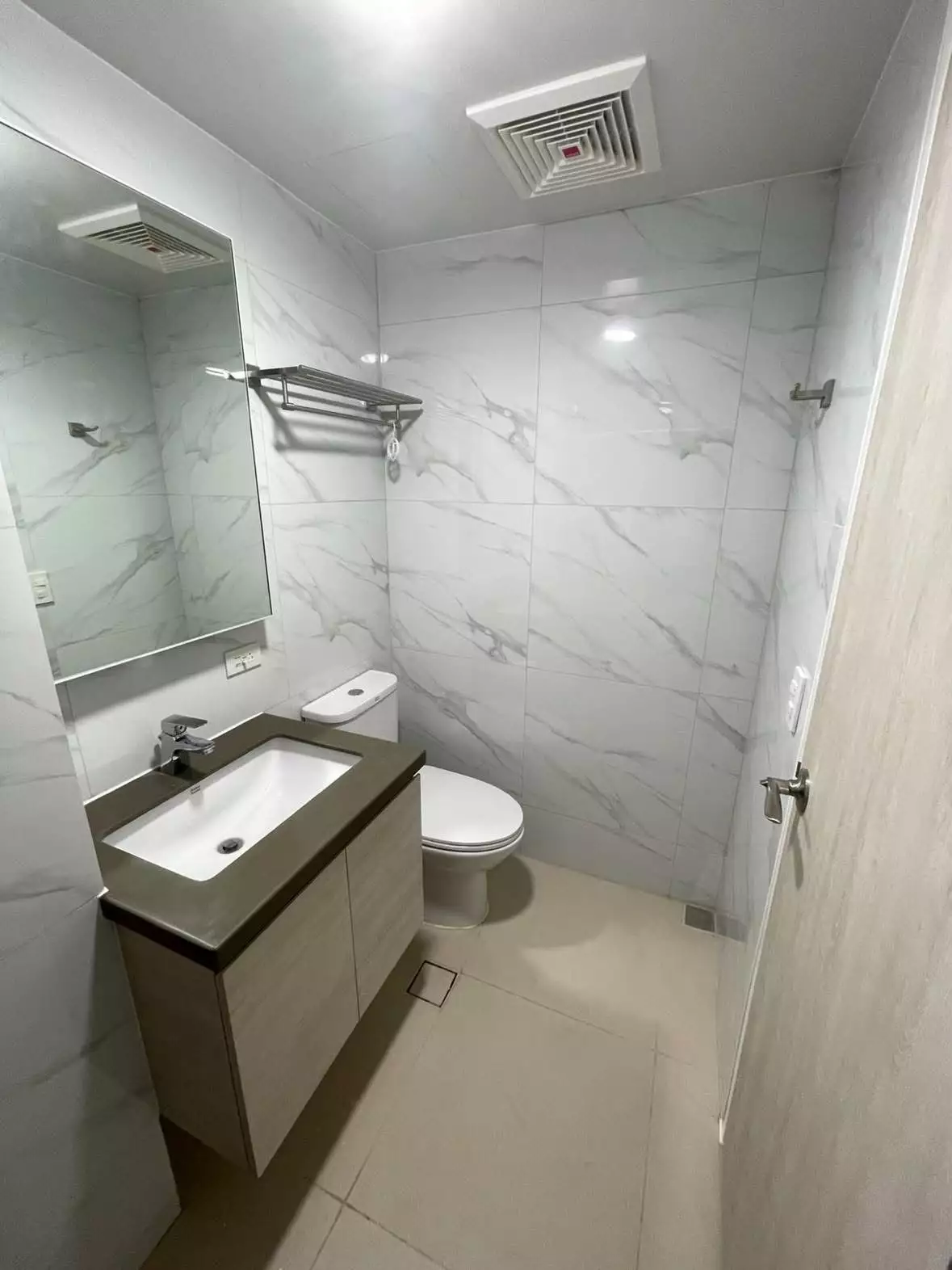 Mandani Bay Studio Condo for Rent in Centro, Mandaue City — Fully Furnished — Studio in Centro, Mandaue City, Cebu — Photo 6