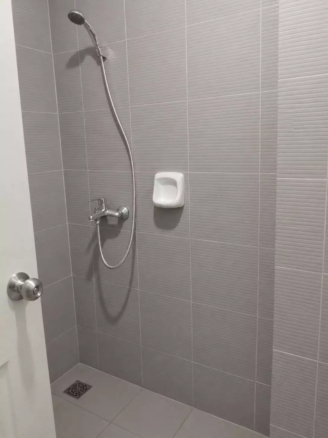 For Sale: Grand Residences Studio in Kasambagan, Cebu City — Move-in Ready — Studio in Banilad and Pres. Roxas Street, Ayala Access Road, Kasambagan — Photo 7