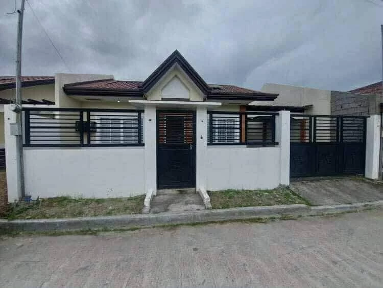 HOUSE AND LOT FOR ASSUME — House and Lot in Lagao (1st & 3rd), General Santos City, South Cotabato — Photo 2