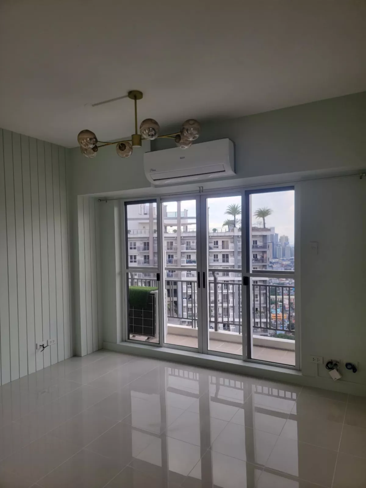 For Sale: 3 Bedrooms corner condo Unit in Mandaluyong
