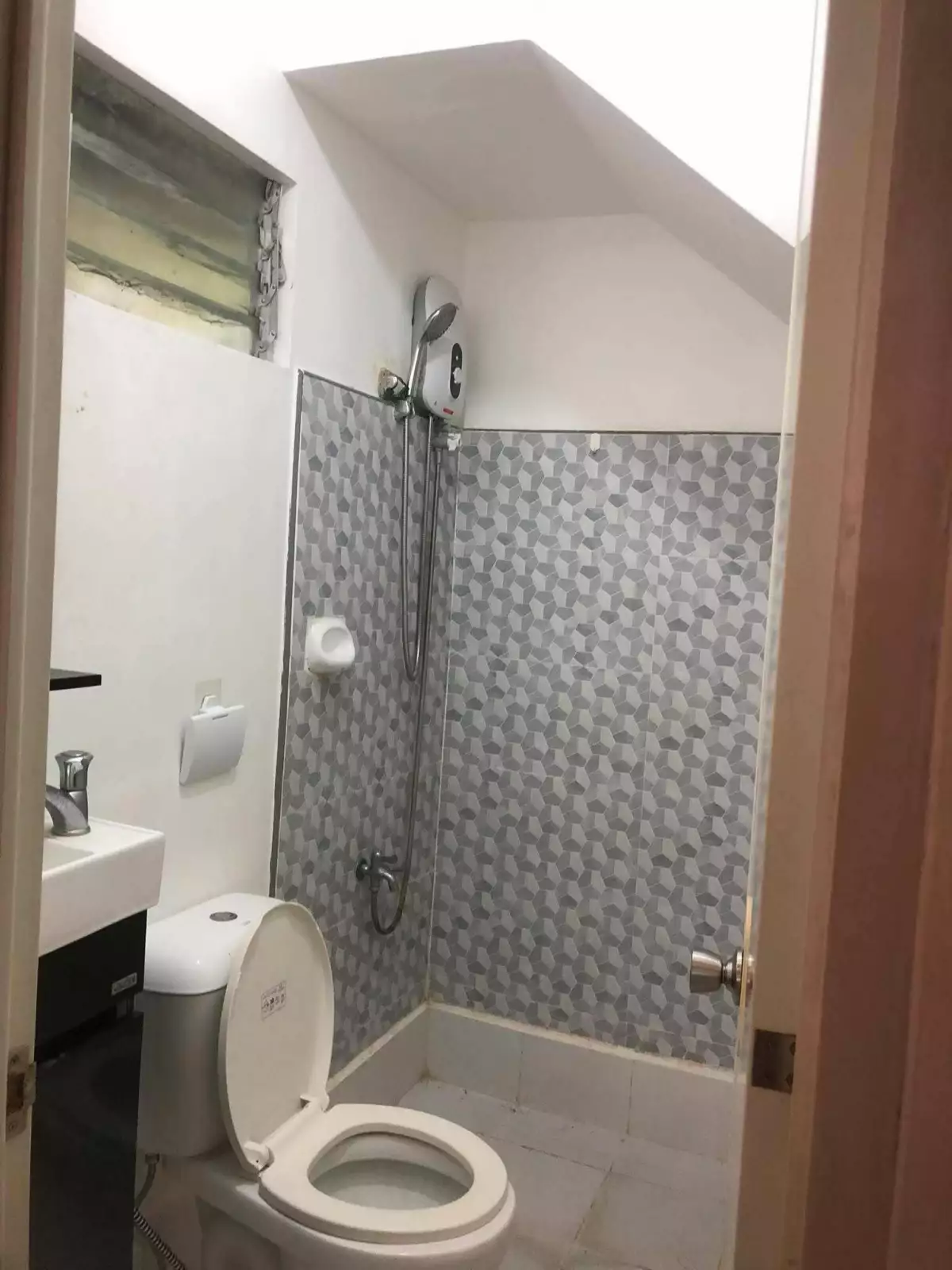 For Sale: 2BR Townhouse in Isugan, Bacong — 50 sqm Furnished — Townhouse in Bacung, Negros Oriental, 6216 — Photo 3